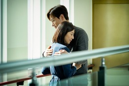 【韓国ドラマ】はじまりは1本の髪の毛から…真実を知った妻の壮絶な復讐劇『夫婦の世界』 画像