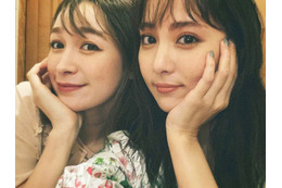 石川恋&藤井サチの美女ツーショットにファン「2人とも可愛い」「姉妹みたい」の声! 画像
