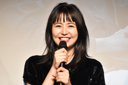長澤まさみ、佐藤栞里のまさかの質問に困惑「今、知りたいですか?」 画像