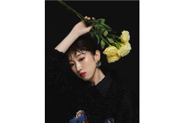 日比美思がクールに変身!インスタ写真に「いつもとは一味違う」「美しい……」の声 画像