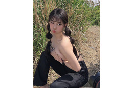 大胆な手ブラカットも!鈴木ふみ奈の写真集セクシーオフショがSNSで公開に! 画像