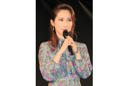 ウイカ、まるで別人なすっぴん風メイク姿!「びっくりした!!」「すげー透明感」 画像