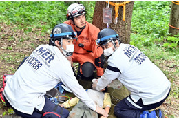 18人の小学生が山中で突如失踪!チームはバラバラで戦うことに……日曜劇場『TOKYO MER』第6話 画像