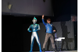 杉浦太陽、『ウルトラマンコスモス』20周年イベントに登場!「筋トレで衣装のチャックが閉まりません」 画像