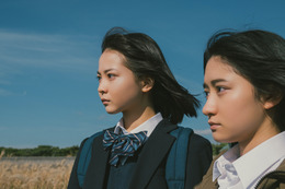 元さくら学院の新谷ゆづみ＆日高麻鈴がダブル主演！映画『麻希のいる世界』が来年1月公開 画像