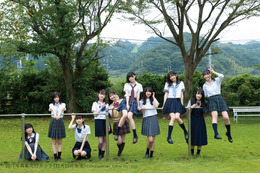 22/7が初写真集!瑞々しい制服姿や初の水着姿も 画像