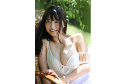 我妻ゆりか、初写真集発売決定!下着ちらりの官能的なショットにも挑戦! 画像