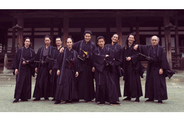 岡田准一、鈴木亮平、山田涼介ら“新選組”メンバーが終結!映画『燃えよ剣』オフショ公開! 画像