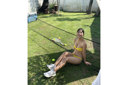 ミスマガジン2021・天野きき、キュートなビキニ&テニスウェア姿が好評! 画像