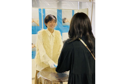 佐久間由衣が初写真集“サイン本お渡し会!「一生忘れないとてつもなく幸せな時間」 画像