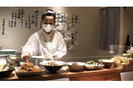 禁断のしらすバター丼が人気!店主・岩本梨沙氏の日常に密着 画像