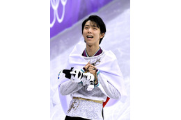 羽生結弦選手のシニアデビューから現在までを振り返るポストカードブック発売 画像