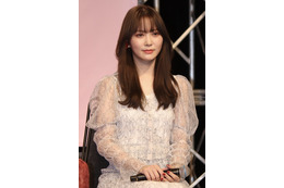 加藤史帆、抜いた親知らずをクリスマスツリーに飾る写真が流出!? 画像