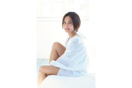 ABCテレビのエースアナ・ヒロド歩美、プライベート感たっぷりの“クリスマスデート”グラビア披露! 画像