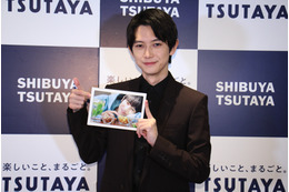 本郷奏多、最新カレンダーの出来栄えに自信「僕らしいゆる~い作りになっていると思います」 画像