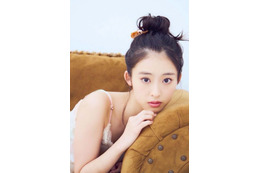 井本彩花、SNSで透明感あふれるカレンダーのアザーカット公開 画像