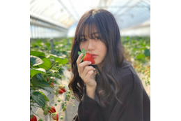 田仲埜愛が「いちごの日」にインスタ投稿！「美少女×イチゴ＝最強！」とファン歓喜 画像