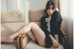 髙橋ひかる、グラビア誌で圧巻の脚線美 画像