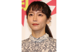 コロナ感染の吉岡里帆、深刻だった症状を明かす「高熱と目眩、咳、吐き気と頭痛で……」 画像