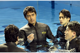 新名、秘密裏に成合を調べ始める!水族館で殺人事件も発生し......日曜劇場『DCU』第6話 画像
