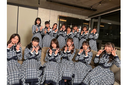 22/7、新メンバー8名が生配信でサプライズお披露目! 画像