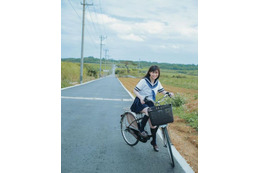 NMB48・梅山恋和、1st写真集が発売！SNSにセーラー服姿のお気に入りショット公開!! 画像