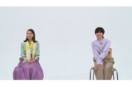芳根京子&佐久間由衣、CMで初共演!お互いの印象語る「スタイル良くて素敵」「キラキラしててまぶしい」 画像
