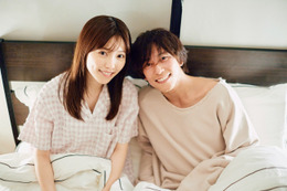 佐野岳と島崎遥香“がくぱる”夫婦、初のベッドイン 画像