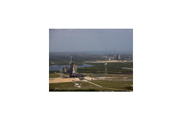 2機のスペースシャトルが発射台に！NASA、移動する「エンデバー」の動画を公開 画像