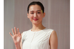 綾瀬はるか37歳、肌年齢27歳と判定される!若さの秘訣は「笑う」&「ジューシーなものを食べる」 画像