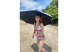 NMB48・石田優美、ポニテ姿の爽やかビキニカットを披露 画像