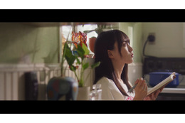 乃木坂46・賀喜遥香、センター曲『好きというのはロックだぜ！』MVで10パターンの衣装チェンジ披露！ 画像
