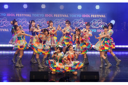 虹のコンキスタドール、TIF2022での夏曲メドレーにアイドルファンが熱狂! 画像