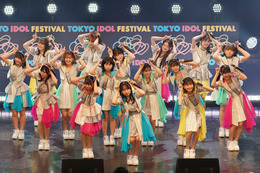 HKT48がTIFに登場、6期生・最上奈那華が全国のアイドルファンにお披露目 画像