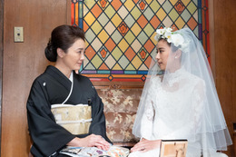 暢子、純白のウェディングドレス姿!亡き賢三に結婚報告「お父ちゃん…」 画像