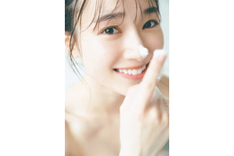 櫻坂46・守屋麗奈、1st写真集発売前重版決定！泡風呂でのちょっぴりあざといカットも先行解禁 画像