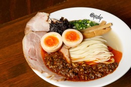 人気すぎて遊園地ほど並ぶ?あの牡蠣塩らぁ麺店が満を辞して大阪日本橋に進出! 画像
