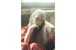 櫻坂46・小池美波、グラビアで圧倒的な存在感! 画像