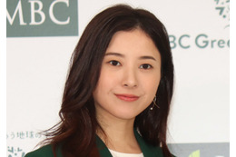 吉高由里子、ハライチ澤部に初対面でいきなりヘッドロック 画像