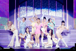 TWICE、日本初のファンミ東京公演2DAYSを開催!モモ「思い出に残る1日になってくれれば」 画像