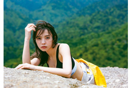 櫻坂46・小林由依の写真集がオリコン1位!未公開シーン解禁 画像