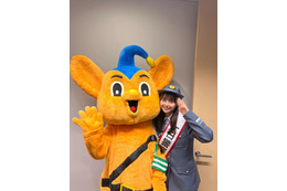 森日菜美、警察署長姿でピーポくんとのツーショット公開!「似合っています」「制服バッチリ」とファン歓喜 画像