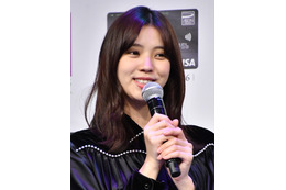 櫻坂46・小林由依、誕生日に写真集オフショ祭り!キュートなショットの数々に反響 画像
