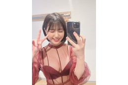 ミスマガGP・和泉芳怜、スケスケ衣装で胸元を大胆露出!「ドキドキ度強め」「目のやり場に困る」 画像