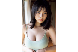 ブレイク中の18歳！菊地姫奈、古民家でグラビア撮り下ろし 画像