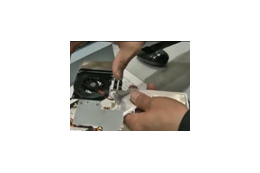【富士通フォーラム(Vol.2)ビデオニュース】春モデルノートPCの水冷システムをアピール 画像