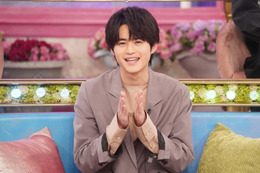 鈴鹿央士に若槻千夏ら“トークィーンズ”が質問攻め!恋愛事情も丸裸?! 画像