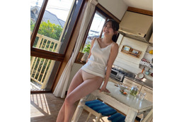 蓼沼優衣、天使すぎる笑顔&セクシービキニのBOMBオフショット 画像