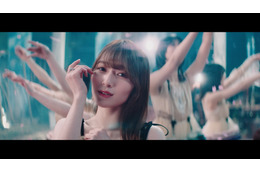 櫻坂46、新曲「桜月」MV公開!初センター・守屋麗奈の切ない表情や桜舞う映像美に注目 画像