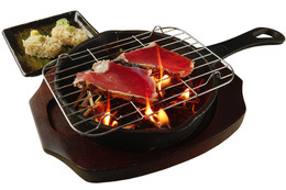 鮨 酒 肴 杉玉で「鰹と旨ネタ」フェア!香ばしい“藁焼き鰹”が注目 画像